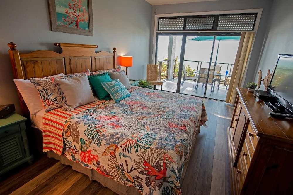 The Gulf Front Apartment 2