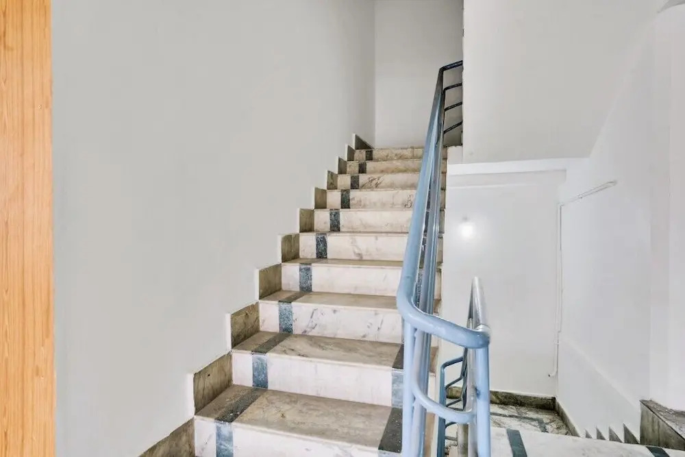 iROOMZ Hotel Hyderabad Towers