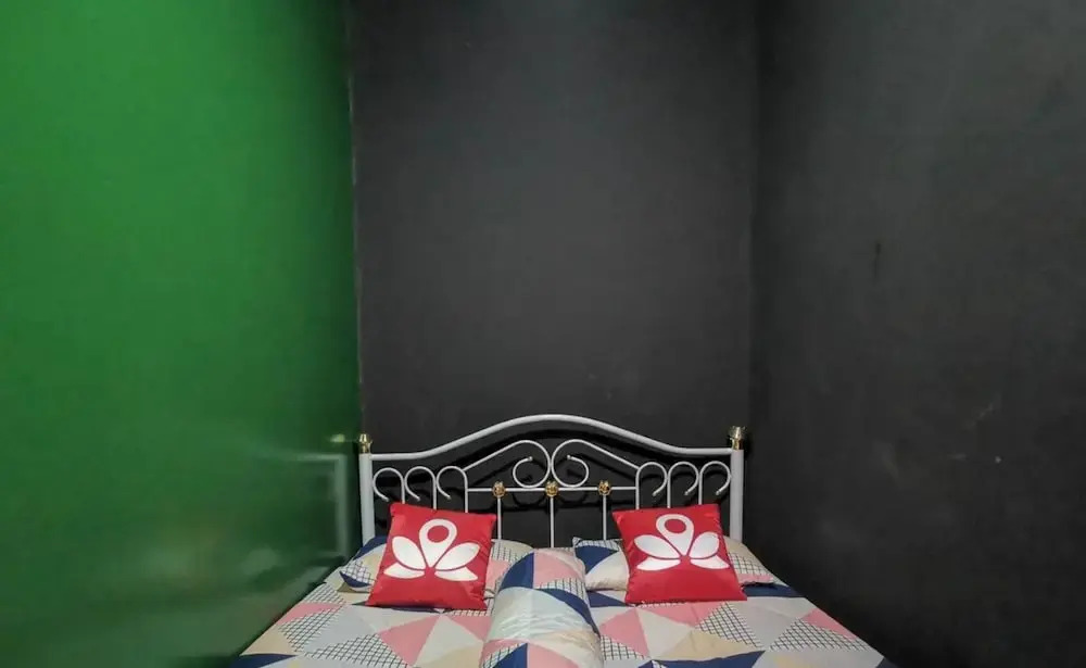 SPOT ON 89769 Mirzal Guest house