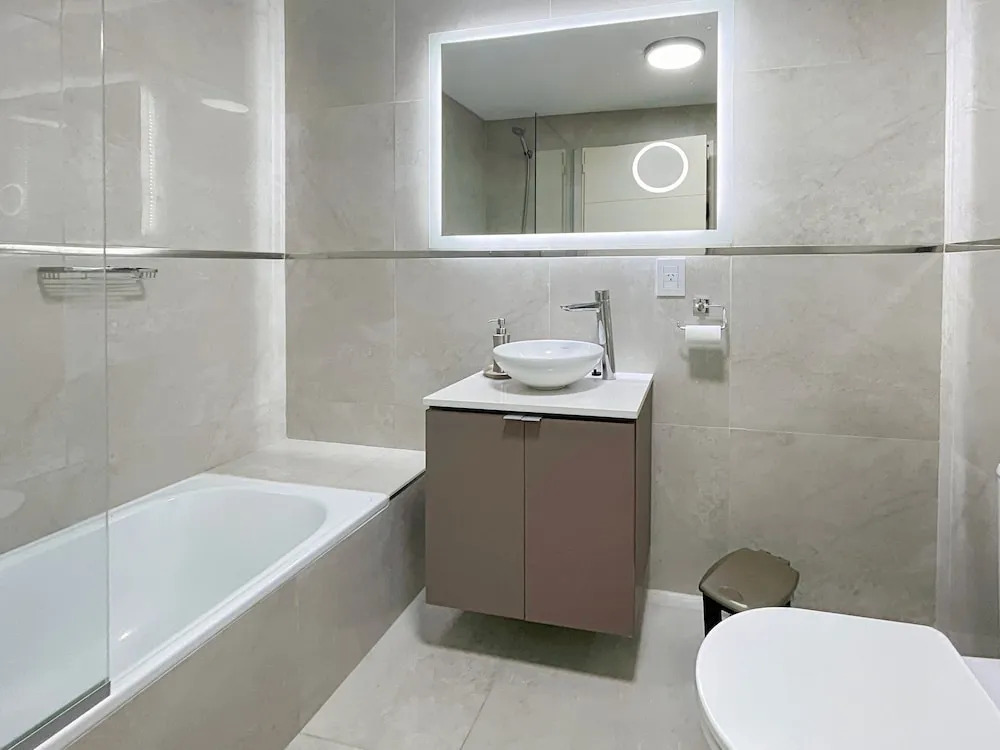 Oasis en San Telmo- Estudios de Lujo con Piscina, Seguridad y Más
