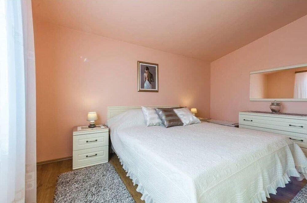 Villa Rossa mit Pool für 8 Personen