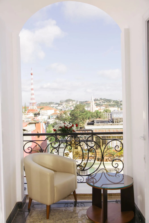 Roy Dala Hotel