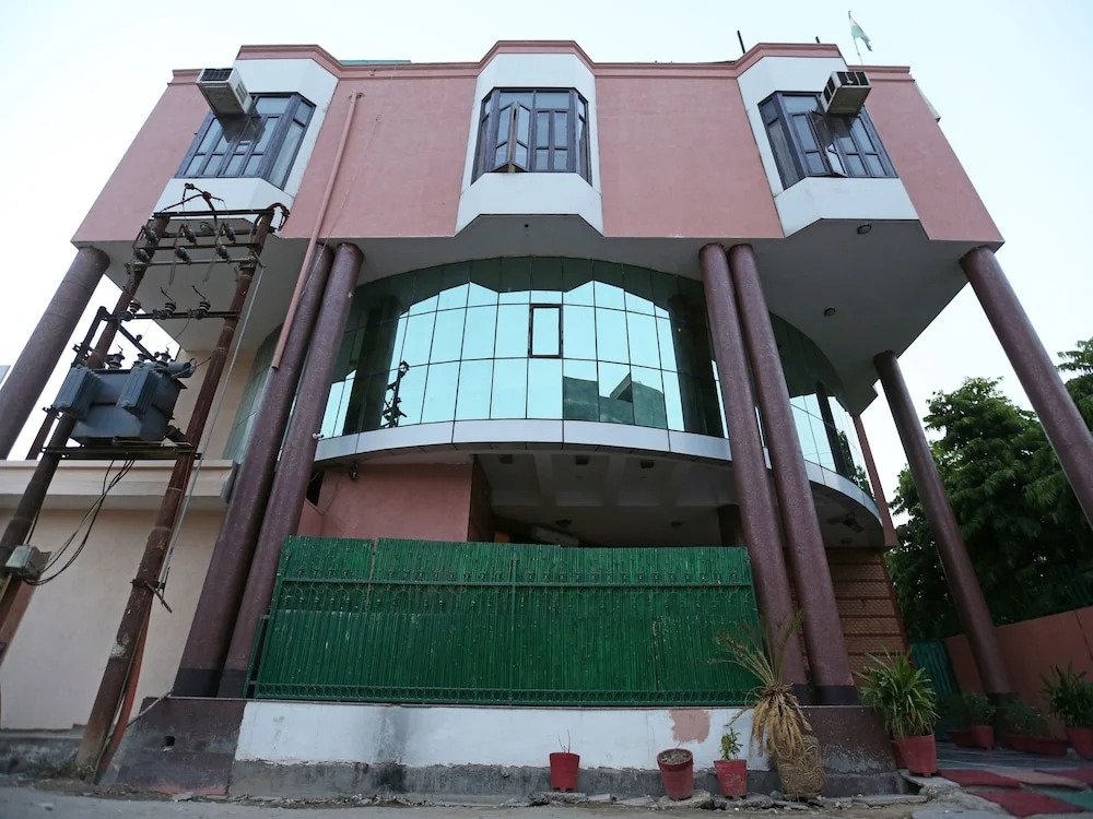 Oyo 8876 Hotel Sarthi