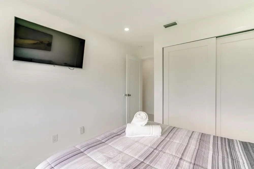Swim, Golf & Explore: Pet-friendly Cape Coral Home