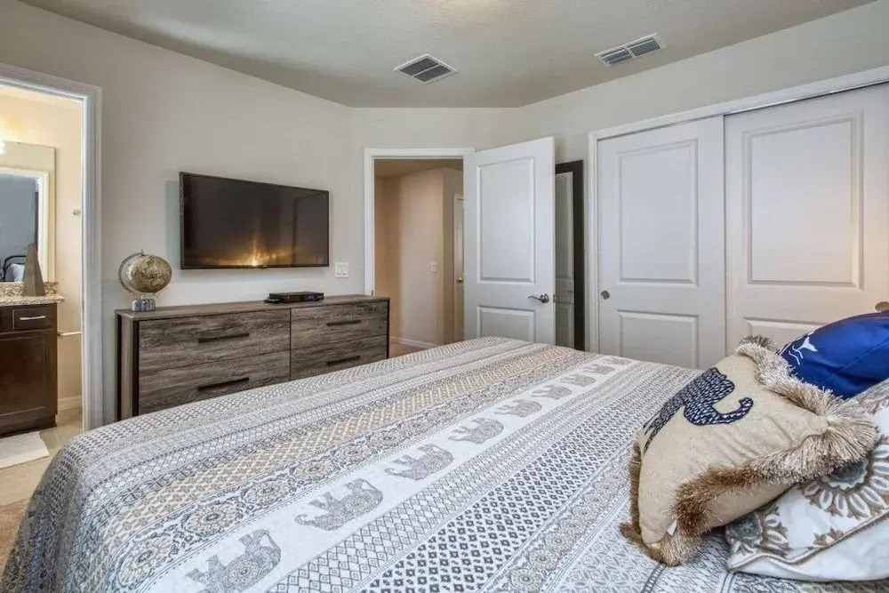 Windsor Island - 7 Bedrooms w/ Pool - 4403WI 7 Home by RedAwning