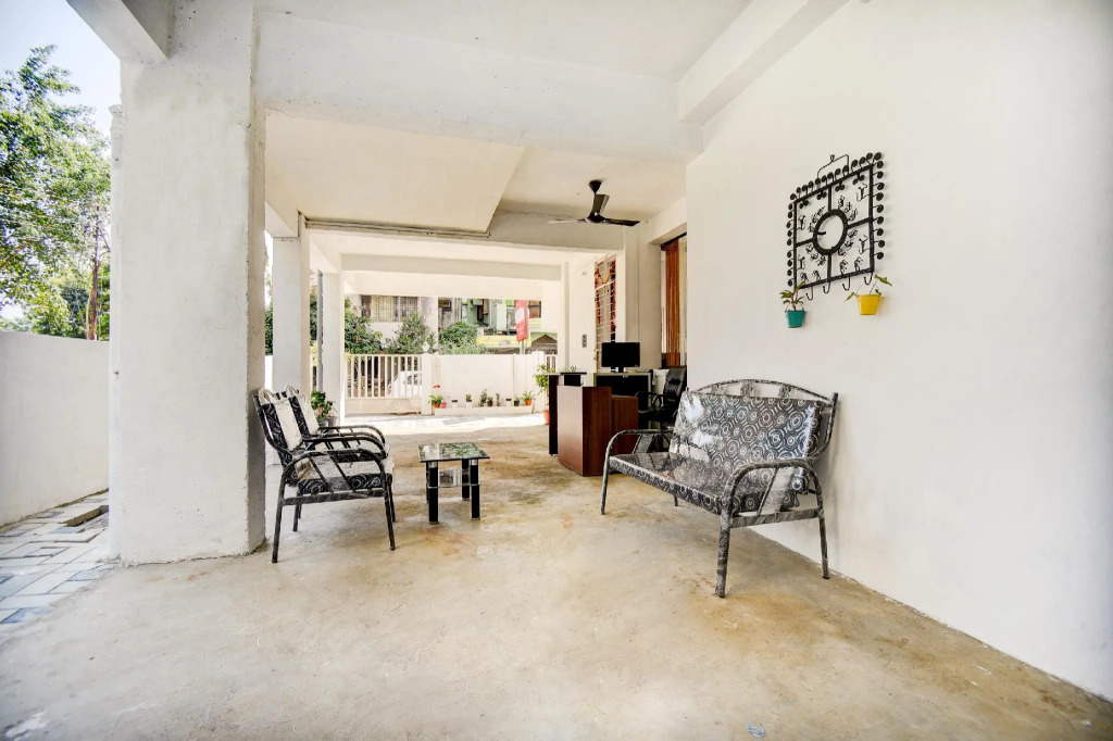 OYO 49945 Aloha Service Apartment