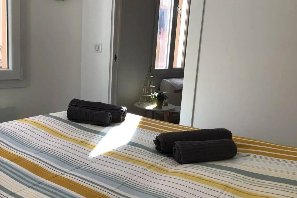 Appartement 2 chambres refait à neuf, climatisé, à 2 min de la mer