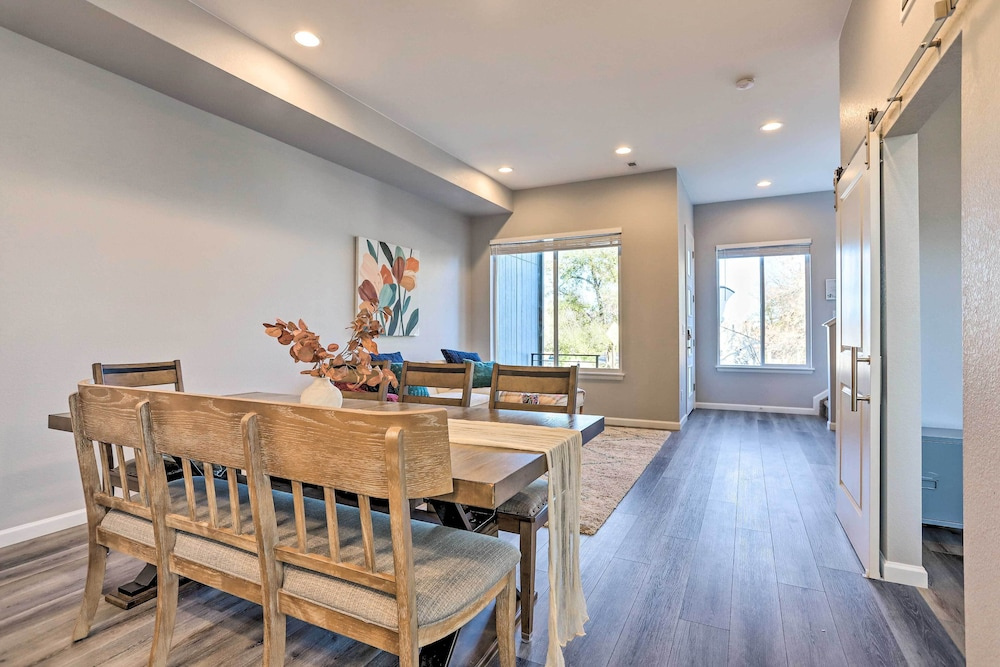 Cozy Abode w/ Patio ~ 7 Mi to Dtwn Denver