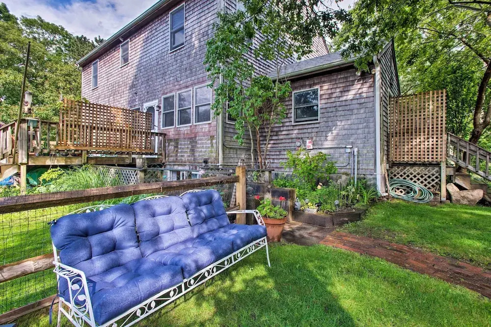 Martha's Vineyard Apt ~ 1 Mile to Inkwell Beach!