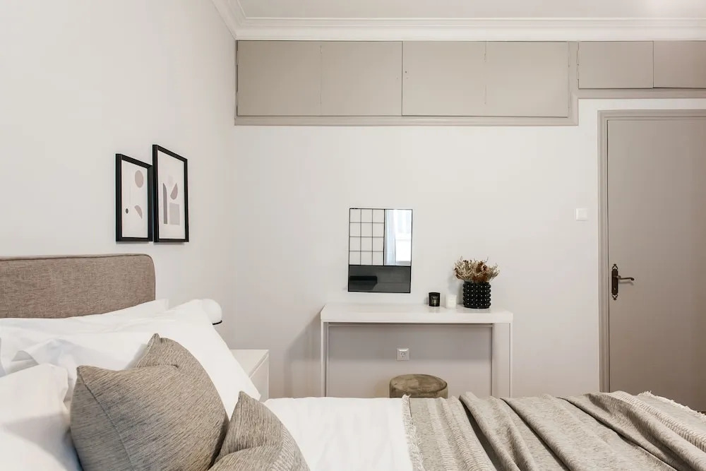 UPSTREET Deluxe & Stylish 2 BD Apartment