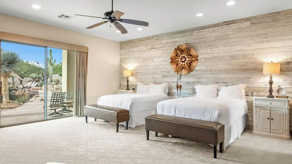 5bdr Oasis w/ Waterfall Pool, Hot Tub, Desert View Desert Cascase by Avantstay