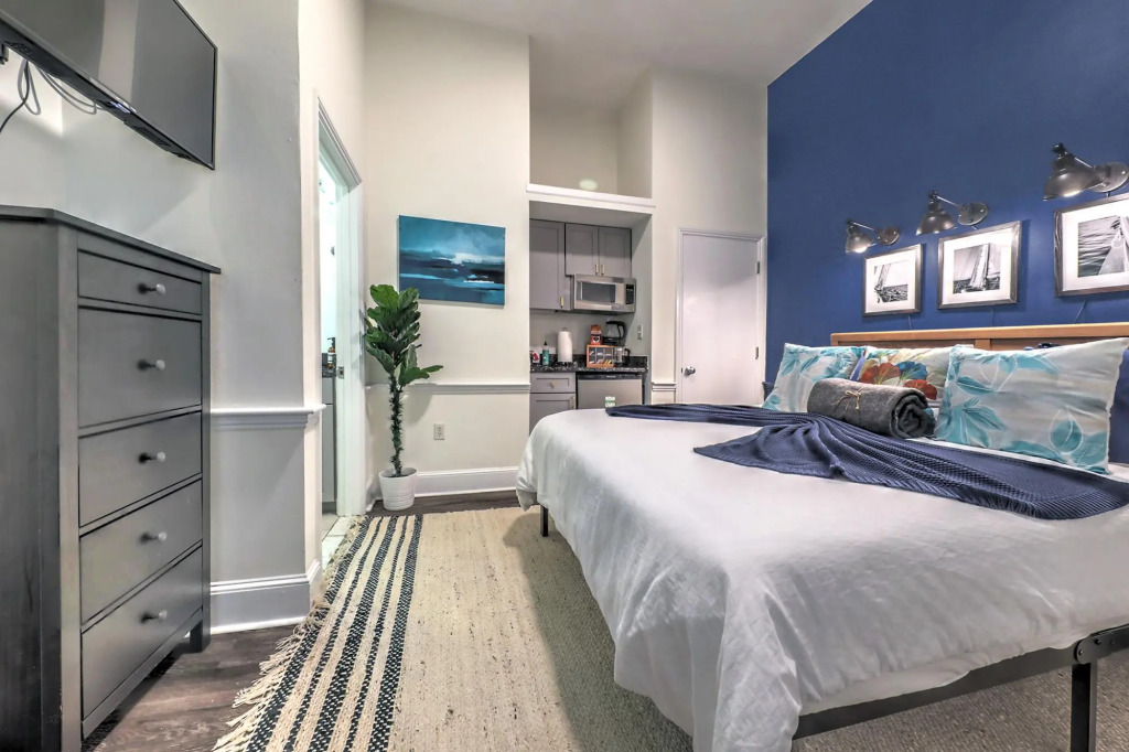 Authentic Brownstone Boston Studio!