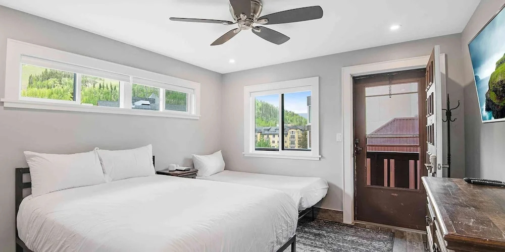 Enzian 316 - 4 Bedroom Condo by RedAwning