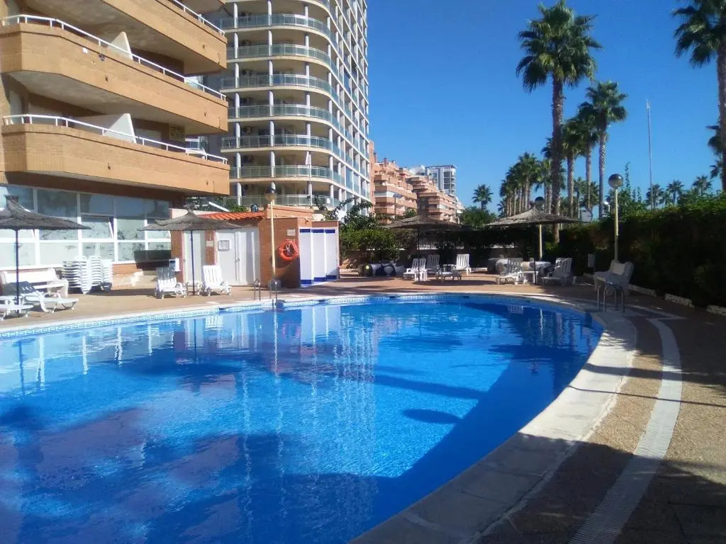Marina Dor. 1ª Línea Planta 8. Precioso. 6 adultos + 1 bebé