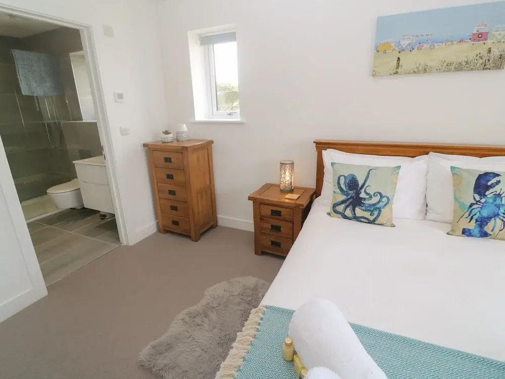 3 Praa Cove