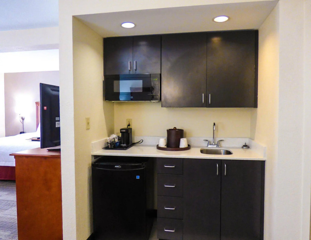 Hampton Inn Charleston-Southridge