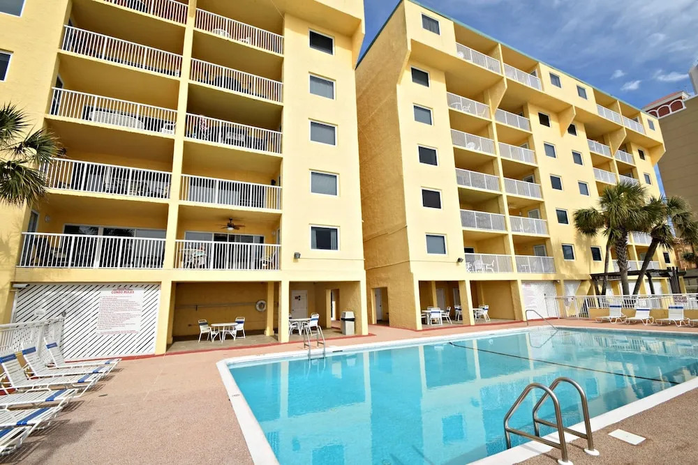 Driftwood Towers 4G 2 Bedrooms 2 Bathrooms Condo