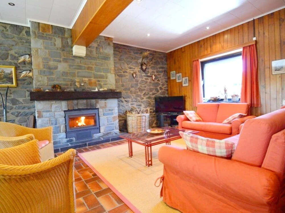 House With 5 Bedrooms in Bertogne, With Wonderful Lake View, Furnished Garden and Wifi