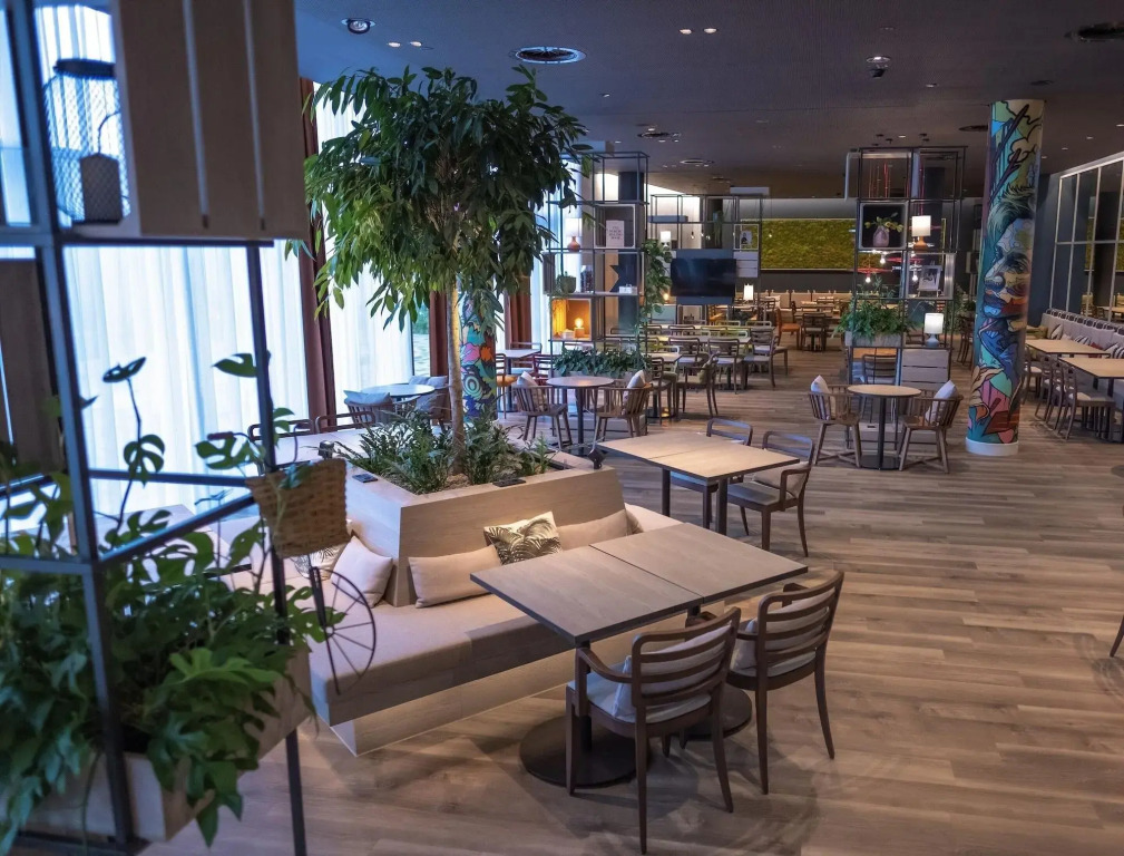 IntercityHotel Amsterdam Schiphol Airport