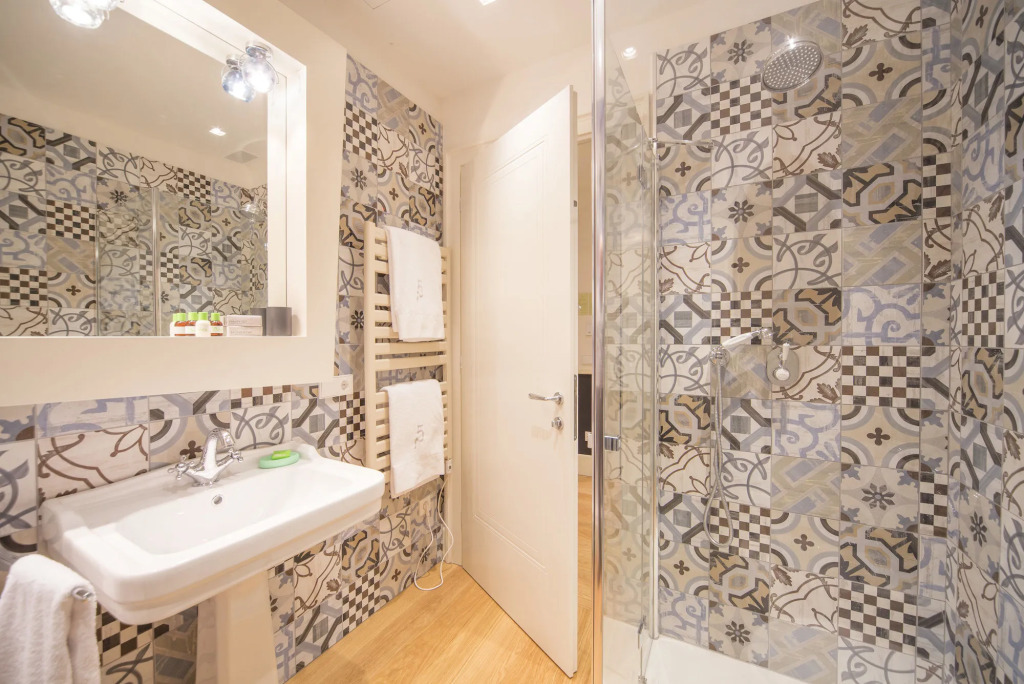 Cinque Rooms