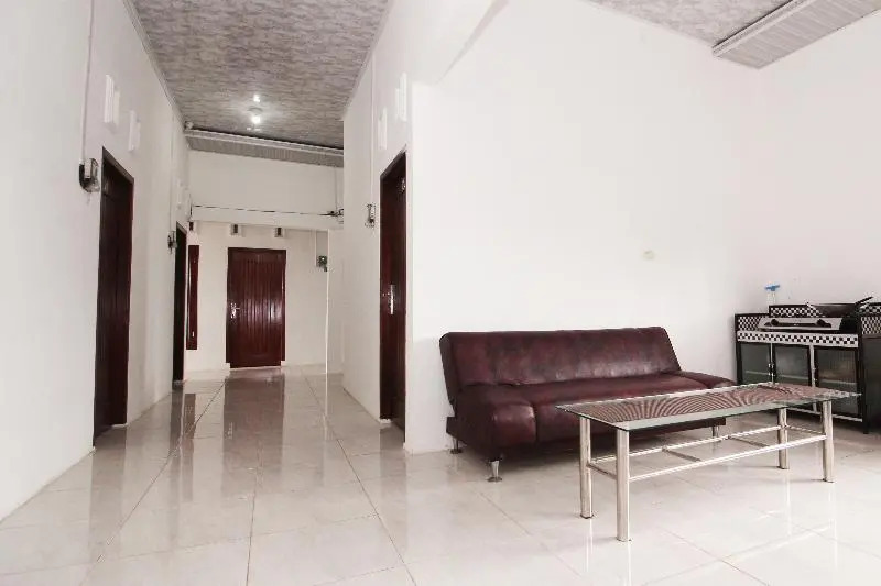 OYO 435 Panglima Polim Homestay Syariah