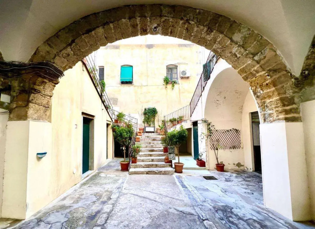 B&B Cortile Umberto I