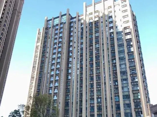 Luoyi Apartment (Fuyang Hengda Lvzhou Shop)