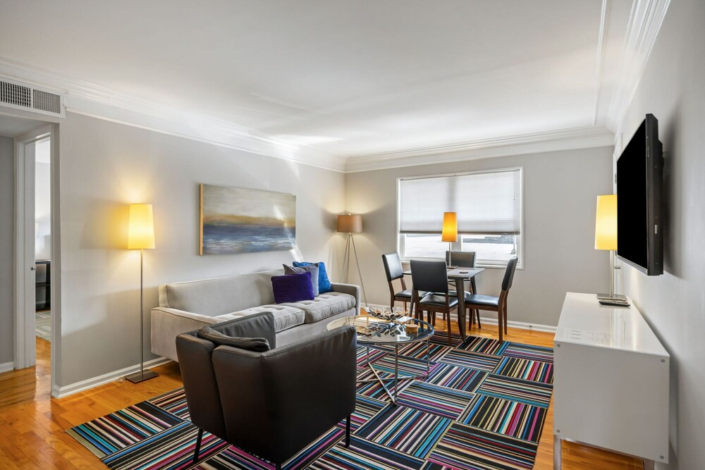 B1bk Professional Condo w Wi-fi Perfect for Business Travelers