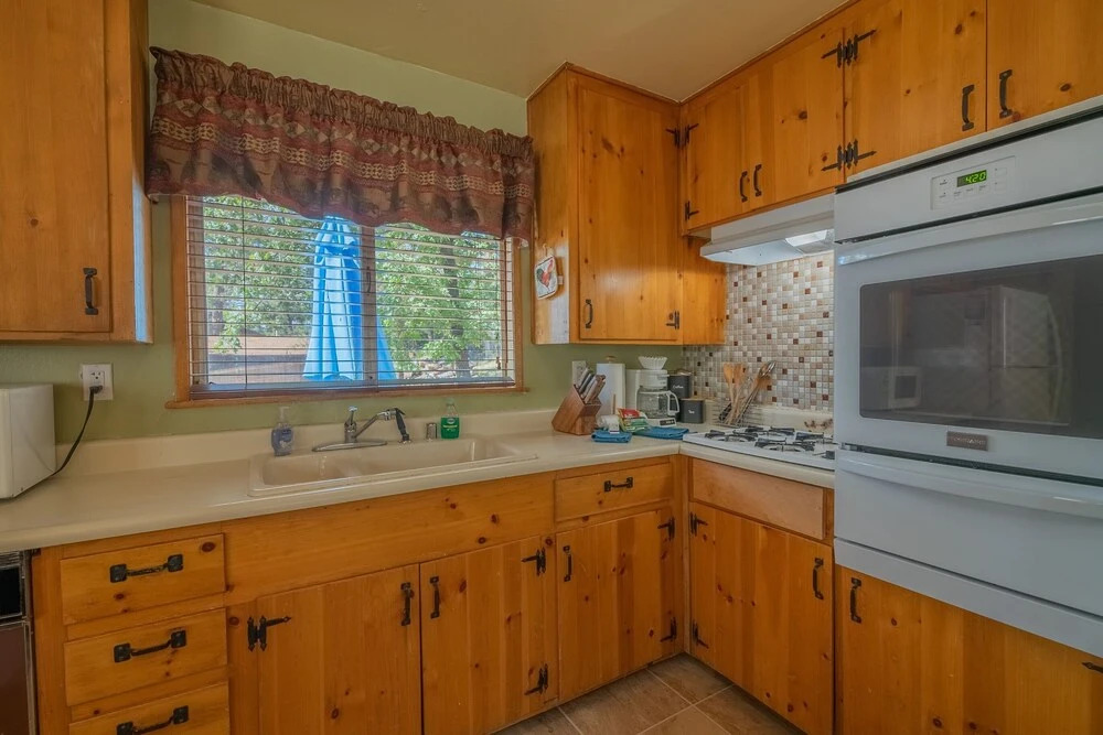 Snow Me Inn - Two Bedroom, one Bath Cabin With a Wood Burning Fireplace! Cozy Deck! 2 Home