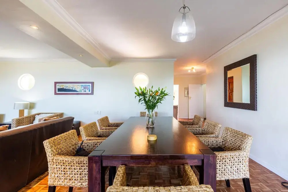 Camps Bay 4bed Home w Pool and Views Alma Marina