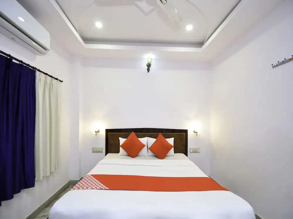 OYO 10704 Hotel Lake Haveli