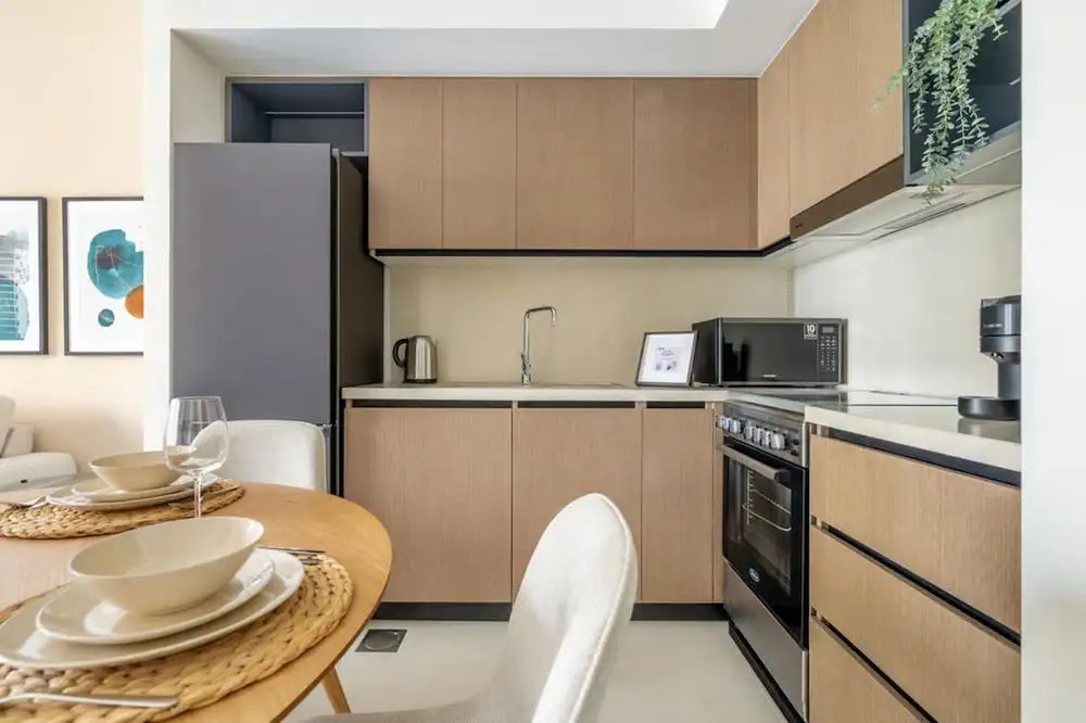 1 BR Apt Luxury at Burj Crown All Bills Included