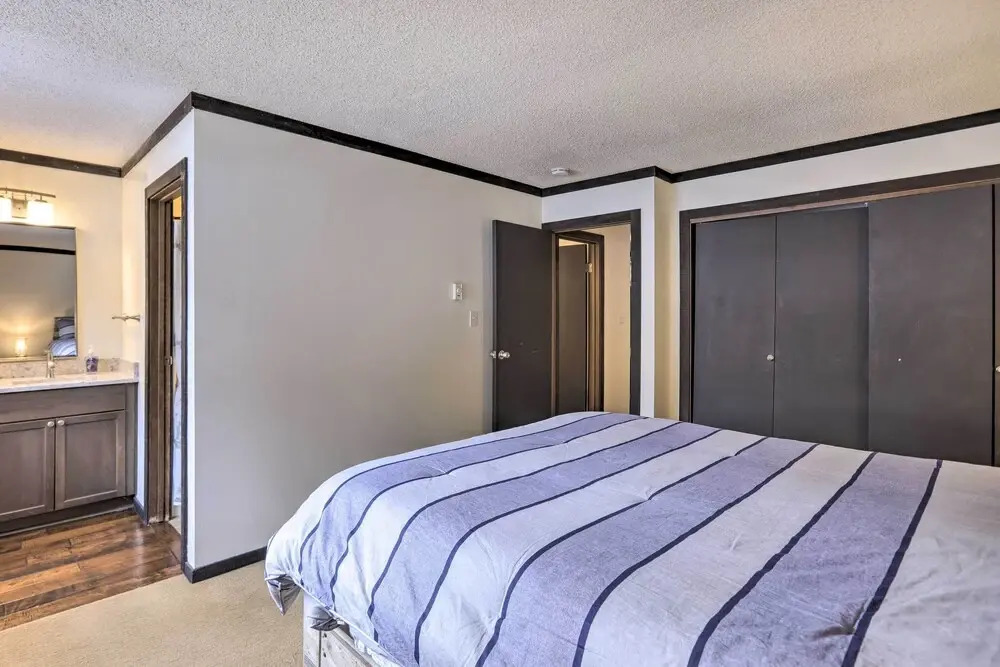 Beachfront Tahoe Vista Condo w/ Fireplace!