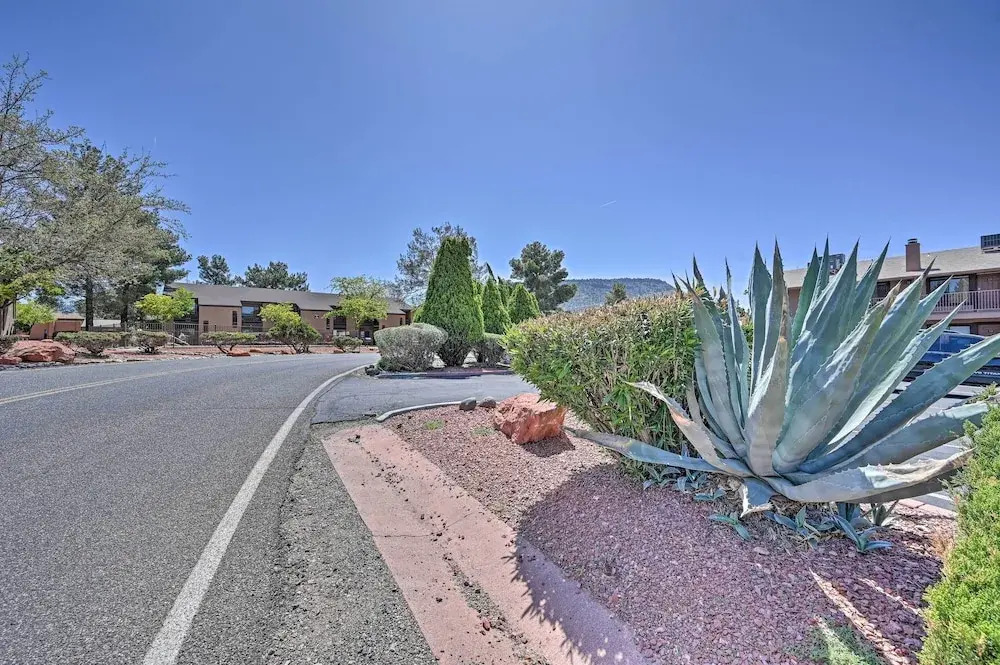 South Sedona Condo w/ Pool Access - Walk to Shops!