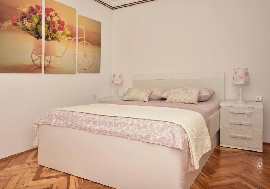 Ivana Apartments