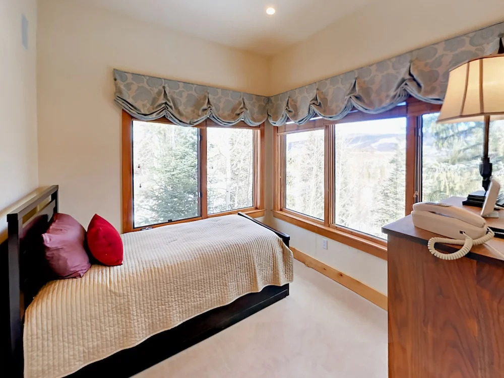1361 County Rd Home #8 5 Bedrooms 3.5 Bathrooms Home