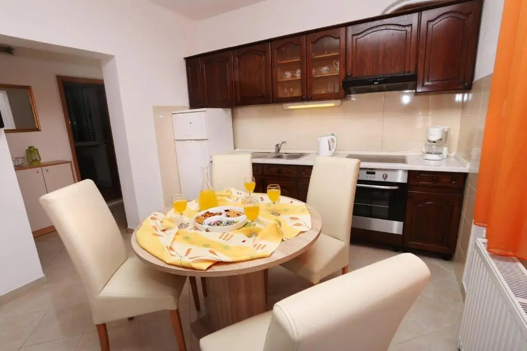 Apartments Davorka - 50m to the sea