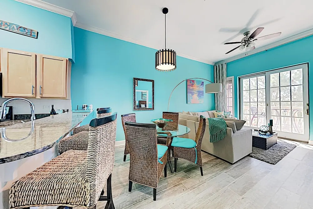 The Magnolia W/ Pool & Hot Tub - Walk To The Beach 3 Bedroom Condo