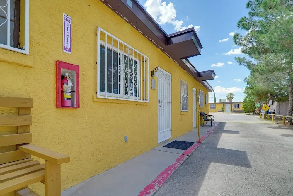 4 Mi to Dtwn El Paso: Pet-friendly Apartment!