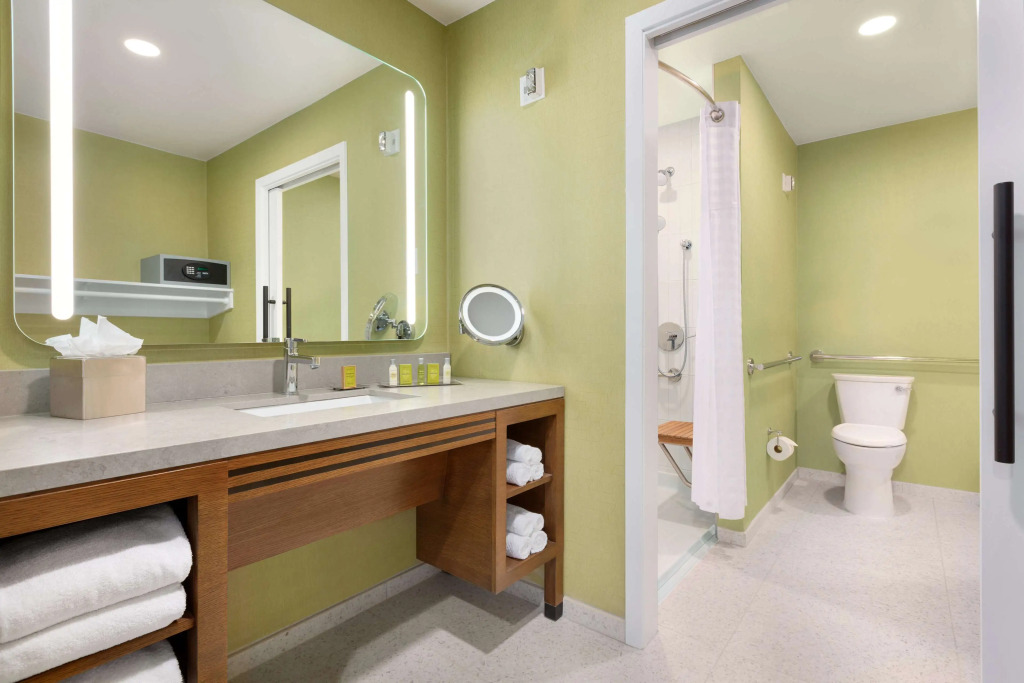 DoubleTree by Hilton Campbell - Pruneyard Plaza