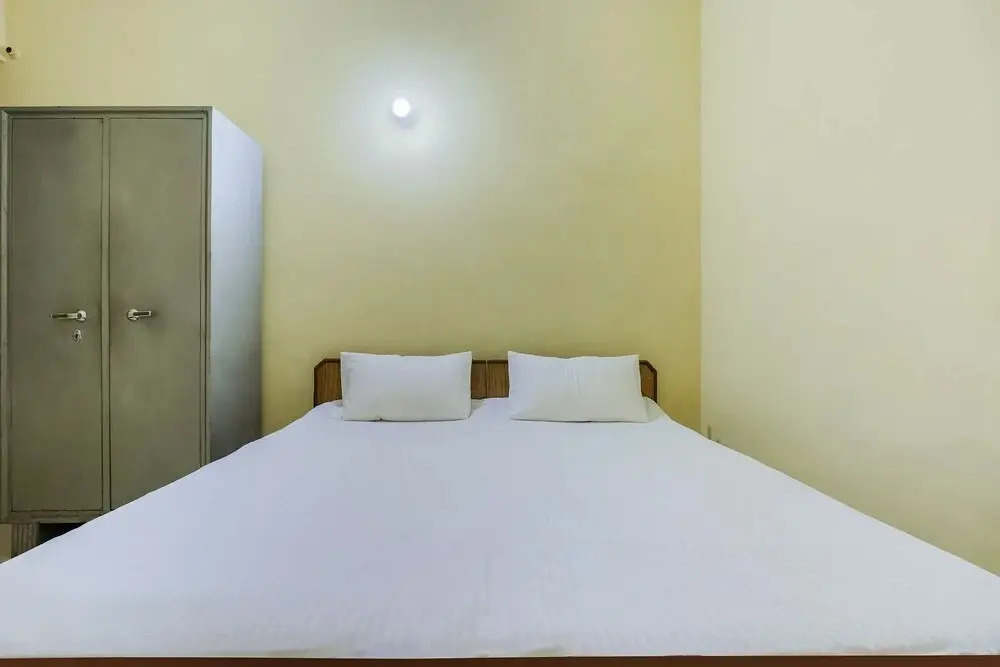 Canadian Guest House by OYO Rooms