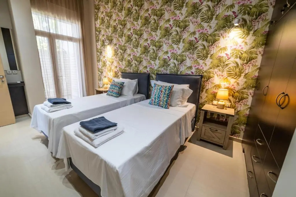 Thomas Villa Hersonissos - Private Pool - Sleeps 7