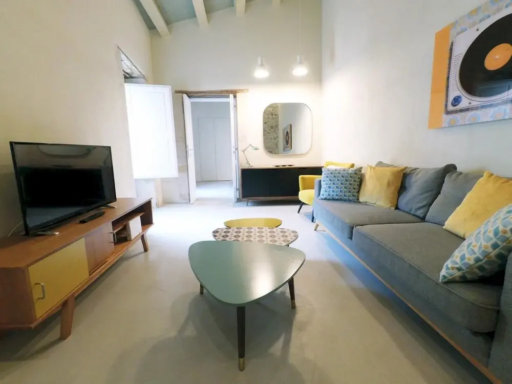 Sr-i754-giude36a1 - Ares Vintage Apartment