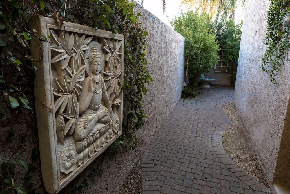 Scottsdale Luxury Home (2BR)
