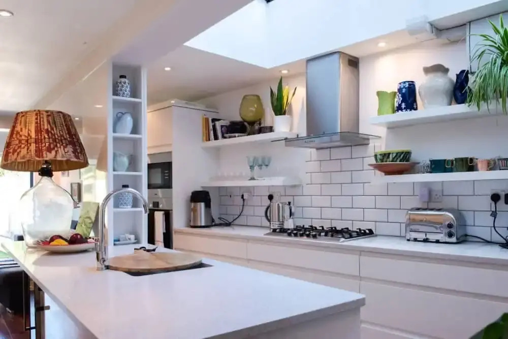 Stylish 2 Bedroom Flat Overlooking The River