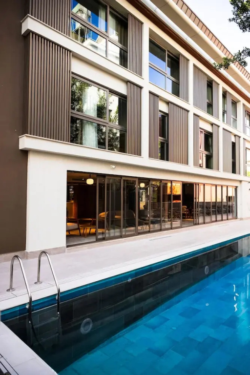 Lei Hotel