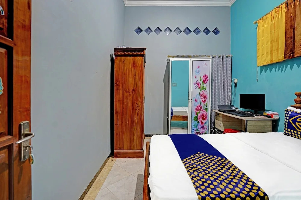 Hotel O Desa Wisata Alam Gosari