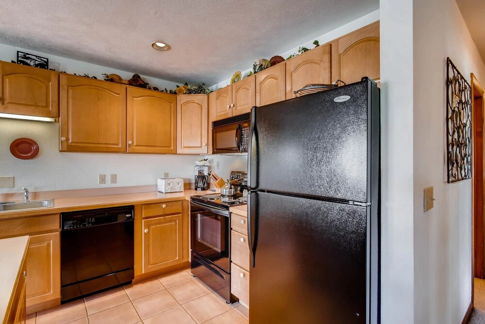 3 Br Unit With Fireplace & Mountain Views 3 Bedroom Condo - No Cleaning Fee! by RedAwning