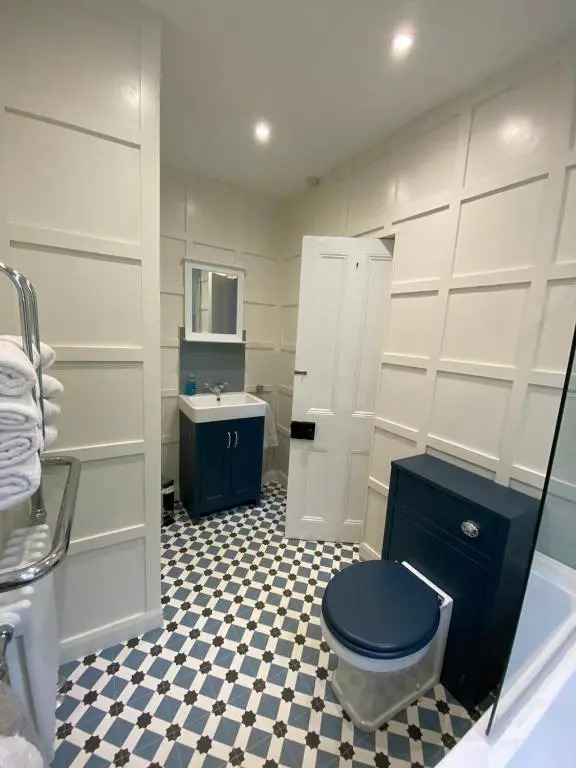 Luxury Lakeside Living Broadview 2 Georgian Town House