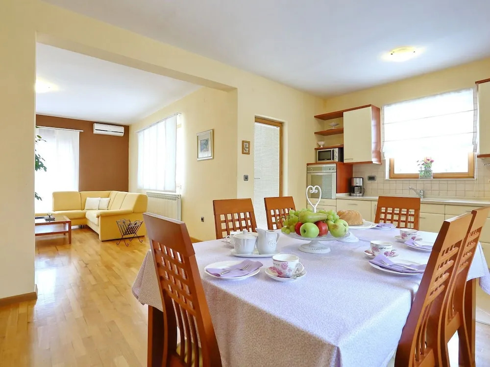 Luxurious Villa in Zadar With Swimming Pool